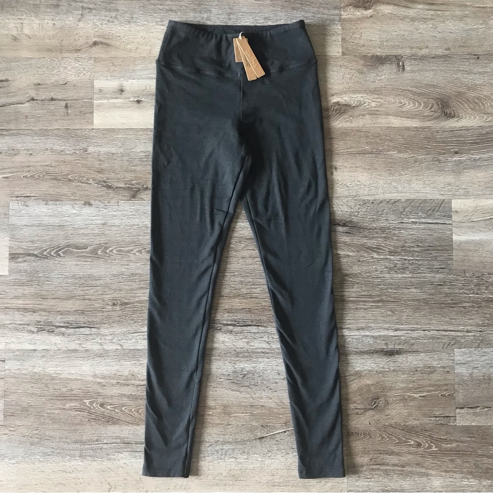 NWT Skims Outdoor High Waisted Legging in Onyx Size Small
